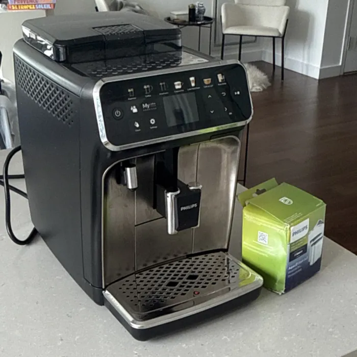 Philips LatteGo Series 5400 Coffee Machine (EP5447/90)