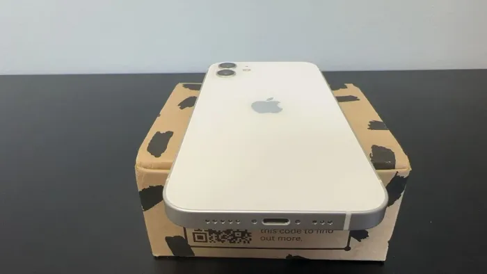 Apple iPhone 12 128GB White Unlocked Excellent