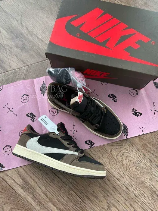 Nike x Travis Scott Sneakers (Size 38.5)