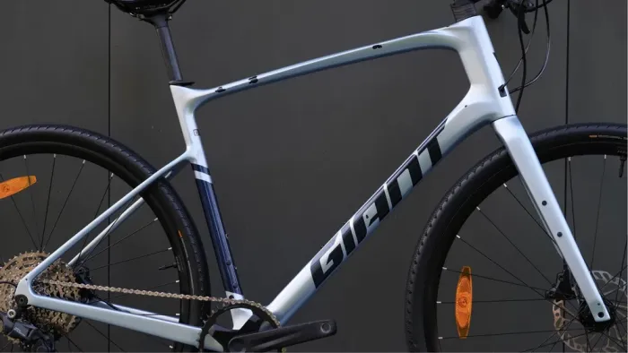 Giant FastRoad AR – Carbon Urban Fitness Bike – Size L