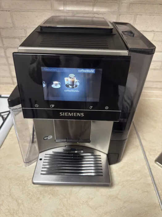 Siemens EQ700 Integral Coffee Machine with Wi-Fi (Fully Automatic)