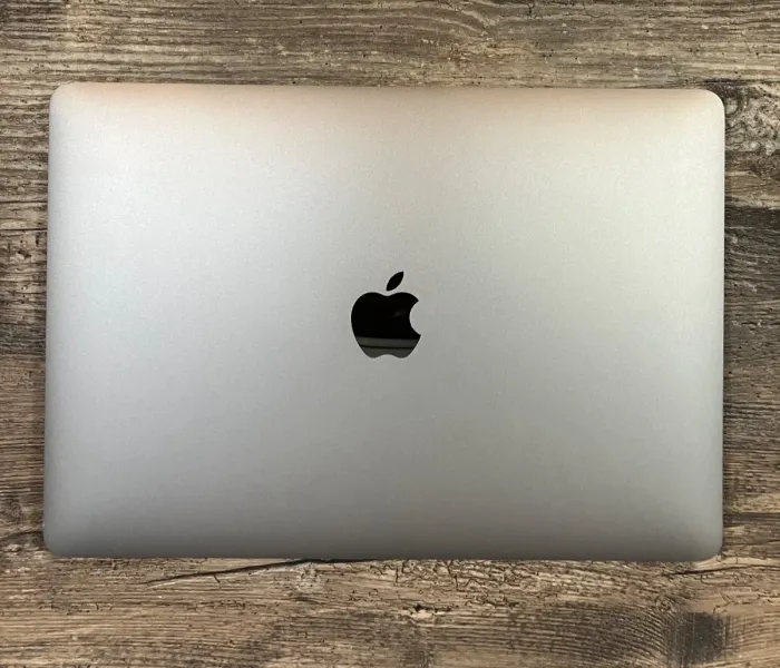Apple MacBook Air 13” (2020) – M1 Chip | 16GB RAM | 256GB SSD | Very Good Condition