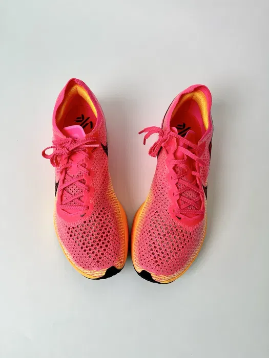 Nike ZoomX Vaporfly Next% 3 “Hyper Pink Laser” (DV4129-600)
