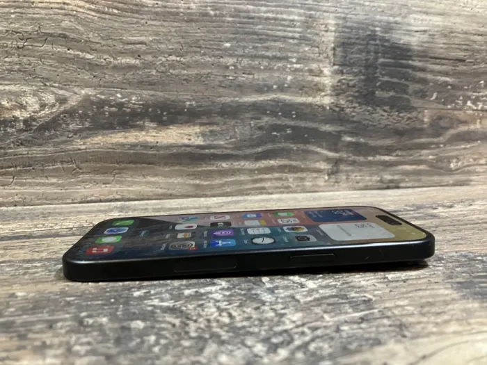 Apple iPhone 15 128GB Black A2846 UNLOCKED Excellent 100%