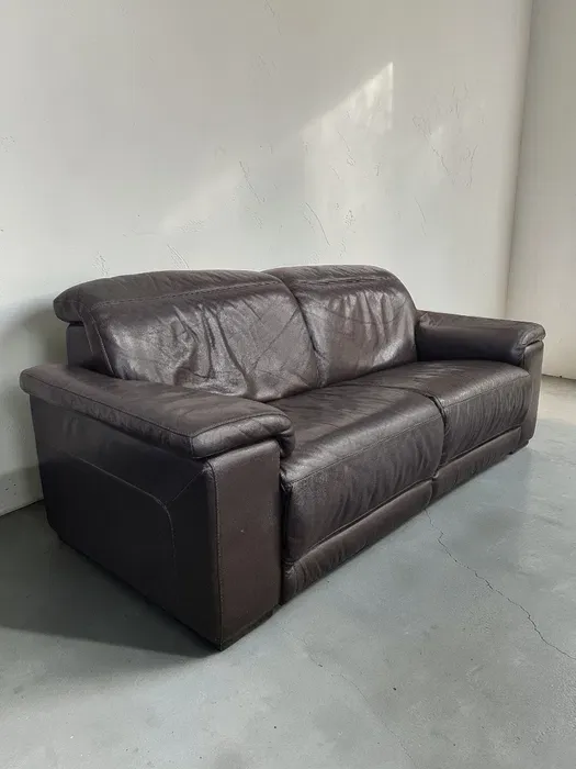 2-Seater Leather Sofa – Excellent Condition
