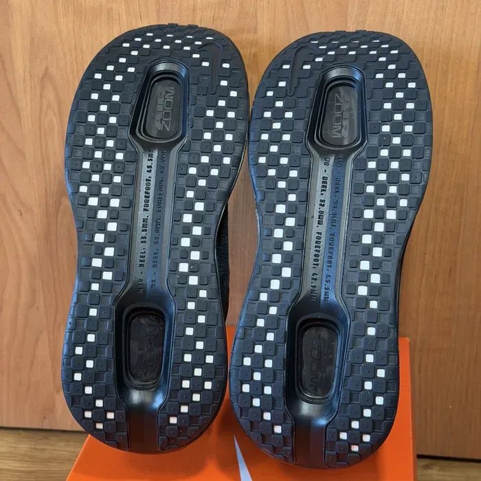 Original Nike Vomero Premium SP – Black US 12 / EU 46 / 30 cm