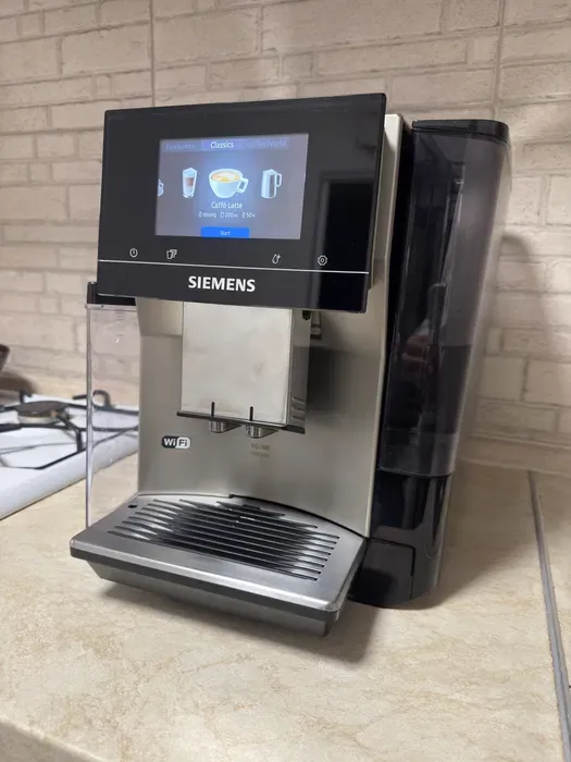 Siemens EQ700 Integral Coffee Machine with Wi-Fi (Fully Automatic)