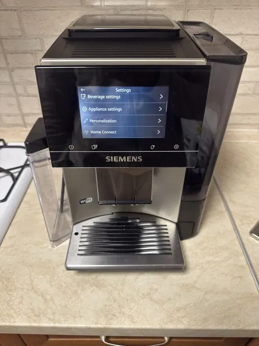 Siemens EQ700 Integral Coffee Machine with Wi-Fi (Fully Automatic)