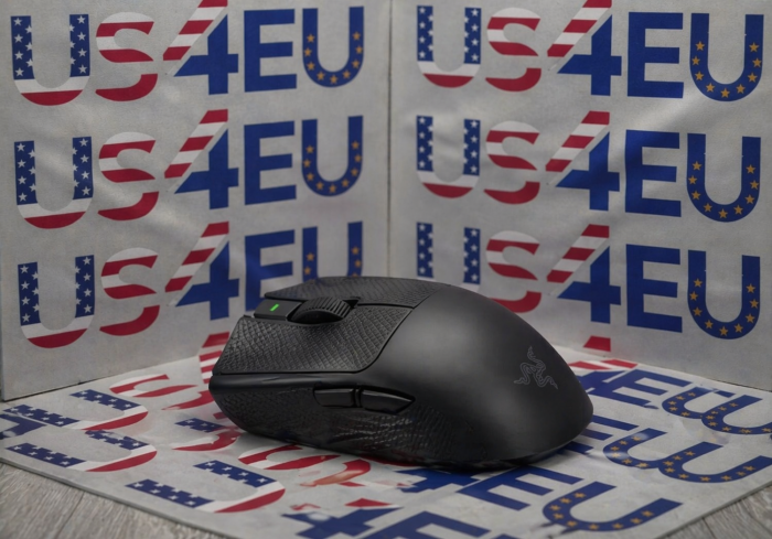 Razer - Viper V4 Pro Ultra Lightweight Optical Gaming Mouse with 180 Hour Battery Life - 8k Polling Rate - Wireless - Black