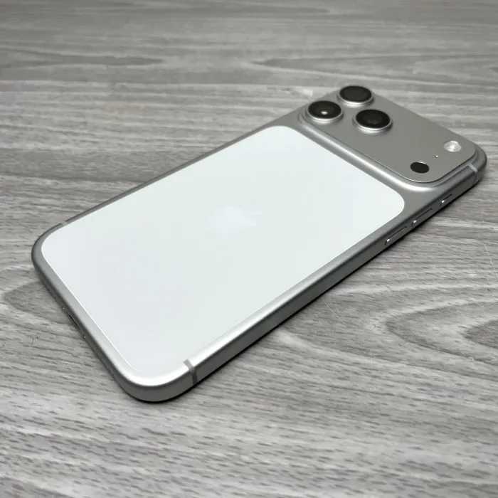 Apple iPhone 17 Pro Max Silver 512GB UNLOCKED With Warranty (Open Box)