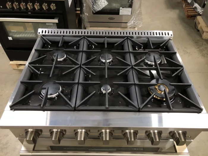 COSMO 36 in. Gas Range, 6 Burners, Stainless Steel (OPEN BOX, COSMETIC IMPERFECTIONS)