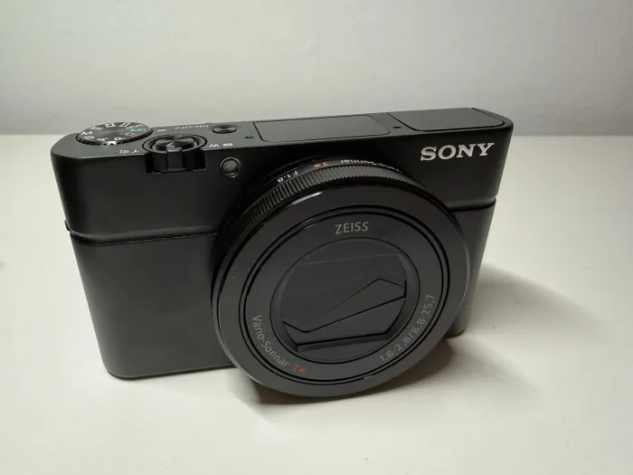 Sony DSC-RX100 III 20.1 MP Digital SLR Camera - Black (Body Only)