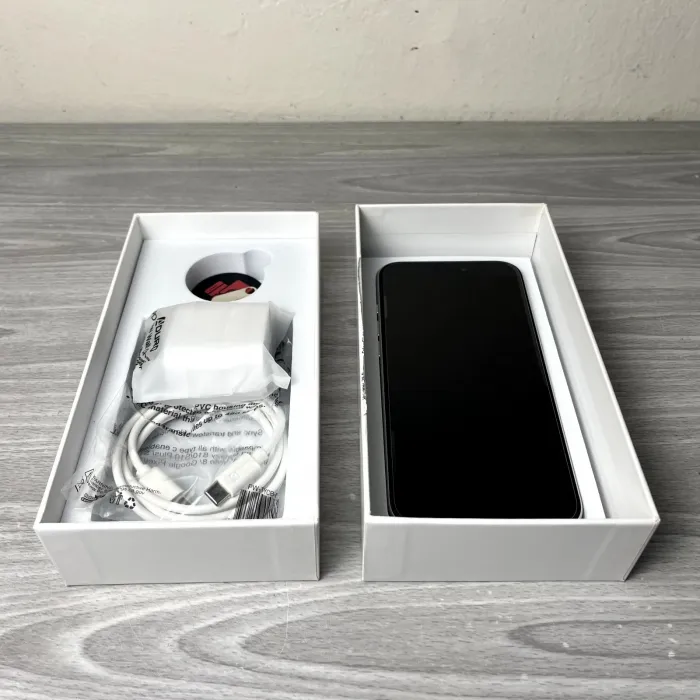 Apple iPhone 17 Pro Max Silver 512GB UNLOCKED With Warranty (Open Box)