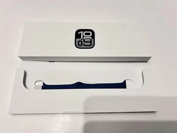 Apple Watch Series 10 GPS + Cellular 42MM Jet Black