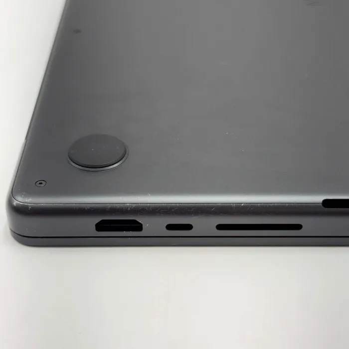 2024 Apple MacBook Pro 16" M4 Max 32C GPU 4.5GHz 36GB RAM 1TB SSD A3186 Read