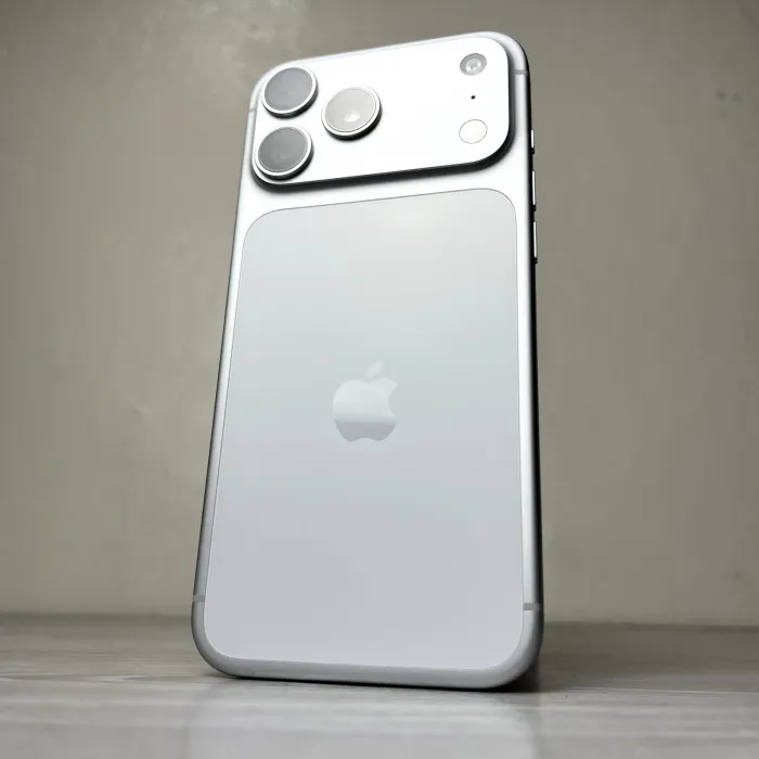 Apple iPhone 17 Pro Max Silver 512GB UNLOCKED With Warranty (Open Box)